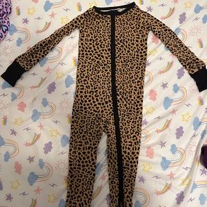Classic leopard little sleepie zippie